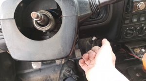 Как снять рулевую колонку на Волге 31105.  Ремонт Волги своими руками.