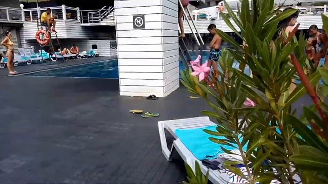 VLOG/Аквапарк/YaltaIntourist смотреть онлайн