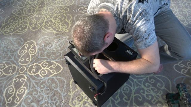 A Look Inside A Klipsch R10SW R100SW R101SW Subwoofer смотреть онлайн