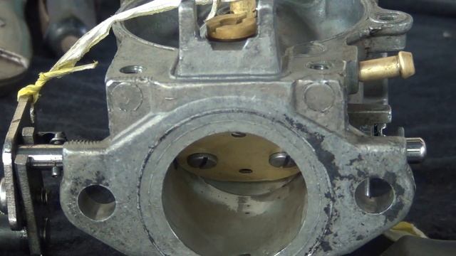 Johnson Evinrude Carburetor Clean - The 2 Most Important Things смотреть онлайн