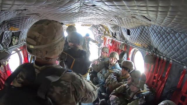 5TH RTB CH-47 CHINOOK AIRBORNE JUMP смотреть онлайн