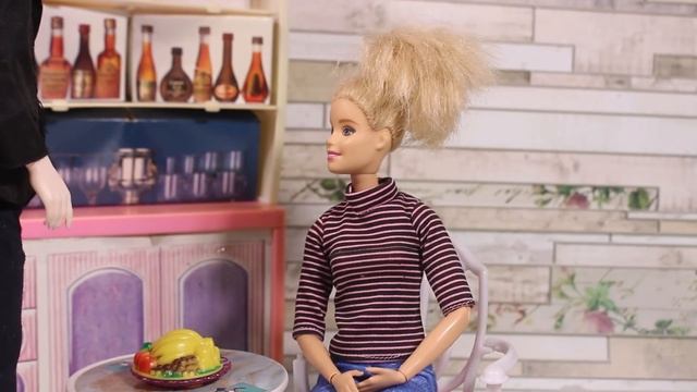 У Барби новая богатая семья - Куклы Мама Барби смотреть онлайн