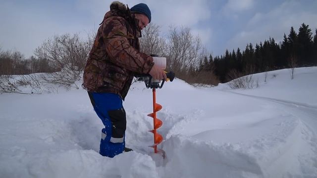 Три дня рыбалки.Пробую новый мотобур.Волки на тропе.Ставим жерлицы. смотреть онлайн