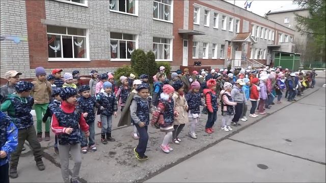 Детский флешмоб "Мы - за мирное небо!" (д/с 172 г.Тюмень) смотреть онлайн