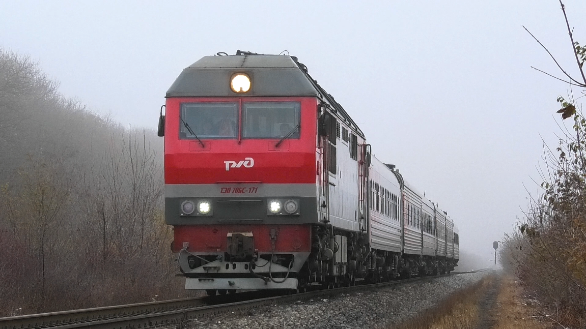 ТЭП70БС-171 с пассажирским поездом Адлер - Ставрополь смотреть онлайн