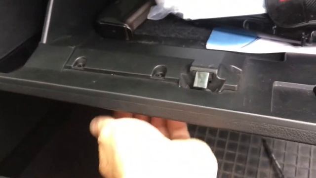Замена замка бардачка Форд Мондео 3 / ремонт замка / китайский замок бардачка / сломалась ручка смотреть онлайн