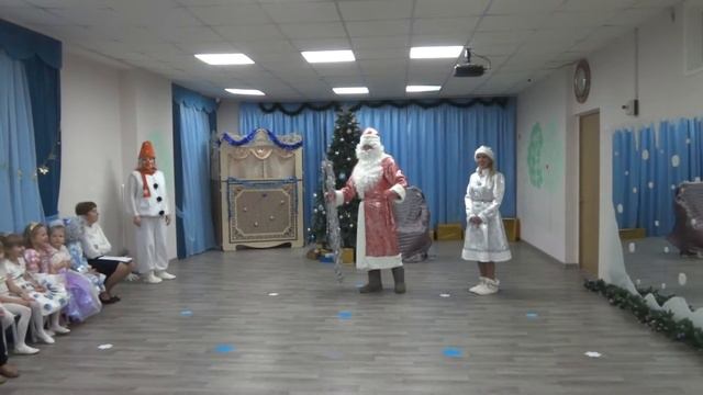Новогодний детский утренник в Бэби школе 22 12 2016 г смотреть онлайн