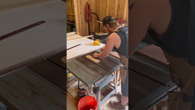 Another woodworking hack! #woodworking #woodshop #tutorial #funny #howto #foryou смотреть онлайн