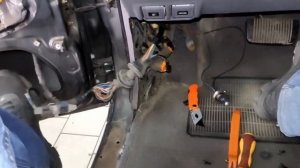 Lexus LX470. Сгорает предохранитель на стеклоподъемники,  центральный замок.