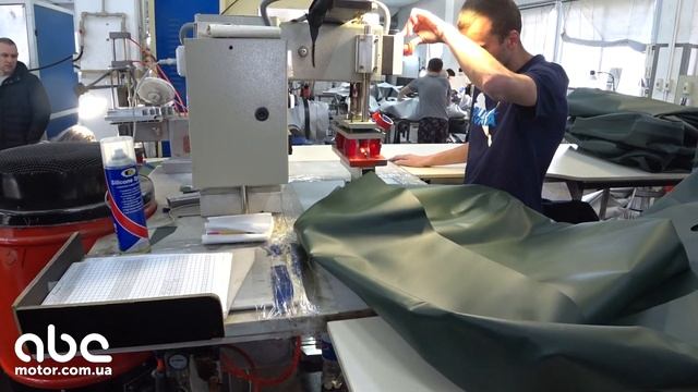 Как производятся надувные ПВХ лодки в Украине? Экскурсия по заводу KOLIBRI. смотреть онлайн