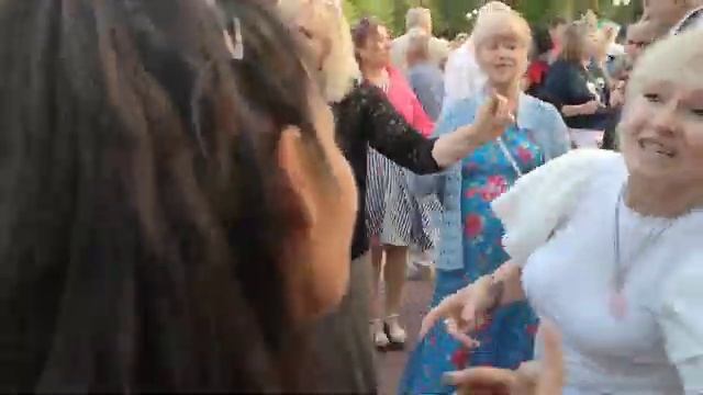 Роза чайная... 23.07.23 смотреть онлайн