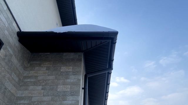 Облицовка фасада дома из панелей СИП. Фиброцементные панели NICHIHA под камень и штукатурку