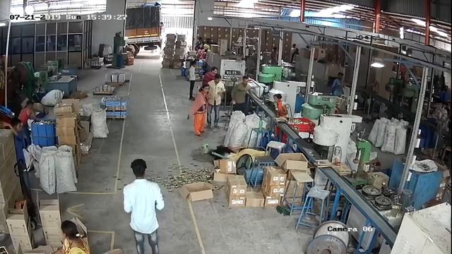 Live accident caught on camera смотреть онлайн