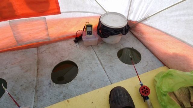 УелгИ!!! 2021-2022...Открыл сезон на Озере Купанием.Карась Подрос!!! смотреть онлайн