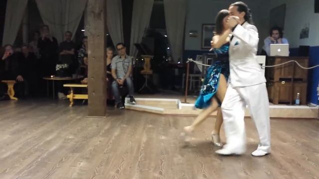 Gustavo Rosas and Gisela Natoli - Argentine Tango (4/4) milonga (2014-01-05 Oulu, Finland) смотреть онлайн
