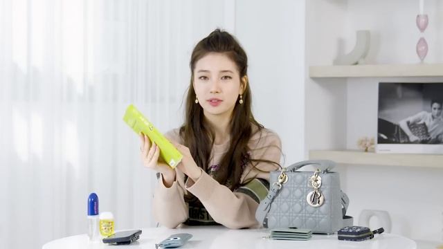 What's inside Bae Suzy's Lady Dior Bag? - Episode 6 смотреть онлайн