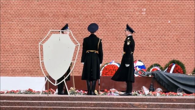 Возложение цветов к могиле Неизвестного солдата смотреть онлайн
