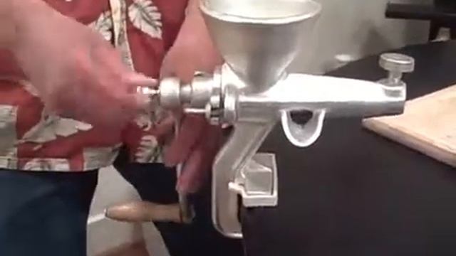 Шнековая соковыжималка для Wheatgrass. Wheat Grass Juicer смотреть онлайн