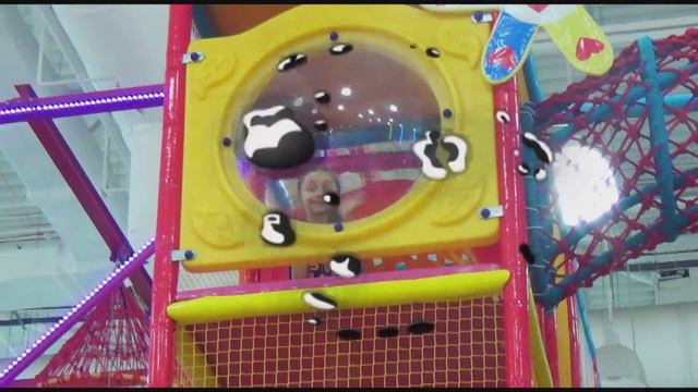 Влог в парке деда мороза катаемся на аттракционав ждем подарков смотреть онлайн