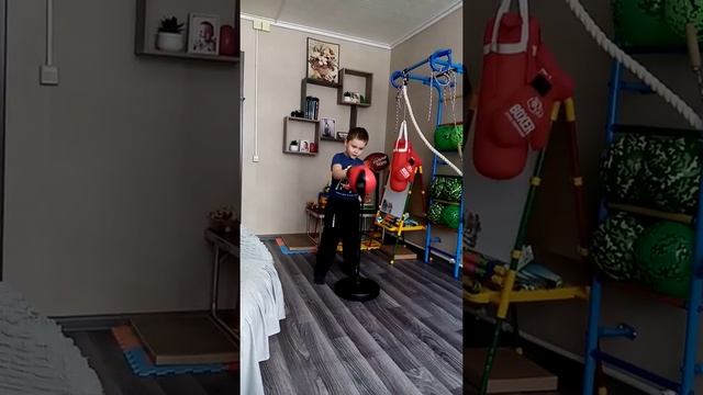 тренировка 6ти летки с грушей смотреть онлайн