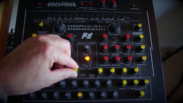 Analogue Solutions Impulse Command Sine of the Time смотреть онлайн