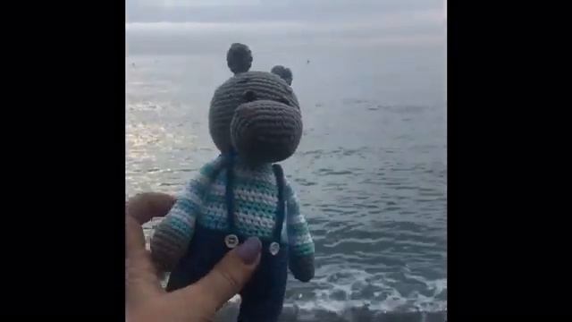 Путешествующие игрушки. Бегемотик в Крыму. Игрушки крючком. Кукла - брелок ручной работы. смотреть онлайн