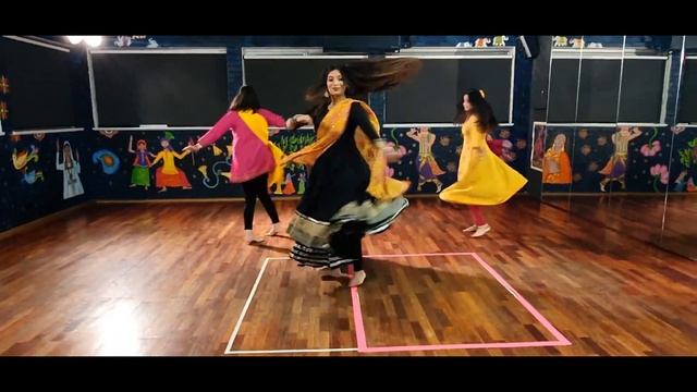 MOH MOH KE DHAAGE | BOLLYWOOD KATHAK | SEMI-CLASSICAL DANCE COVER