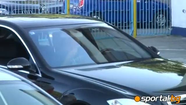 Bone leaving sad Gerena with a black Mercedes смотреть онлайн