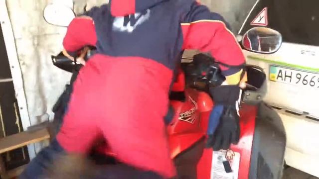 Эдик (7 лет)! Тестирует квадроцикл в зимних условиях смотреть онлайн