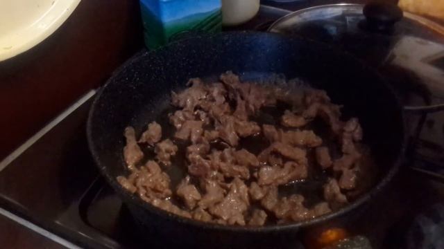 Говядина с овощами по быстрому. Думала печень,оказалась мясо. Но я не расстроилась.Нашла выход.