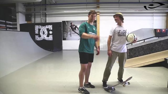 Lassi Hurskainen (feat. Joni Kulmala) - Angry Birds Park Anarchy смотреть онлайн