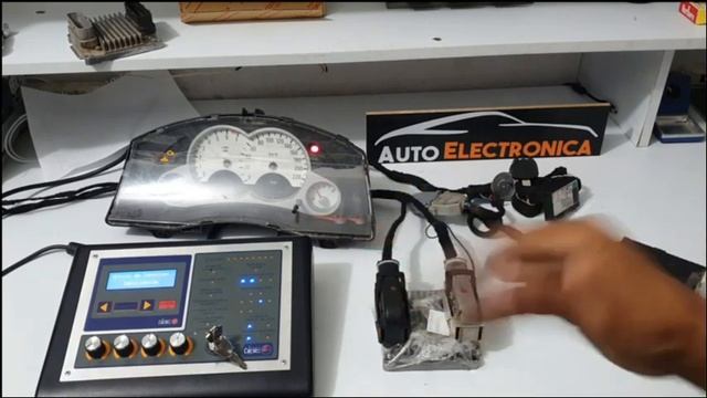 CORSA INMOVILIZADO, DIAGNOSTICO Y CAMBIO DE BCM. смотреть онлайн