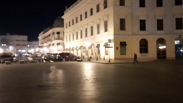 Одесса. ЦЕНТР ГОРОДА! НОЧНАЯ ПРОГУЛКА! ЧТО ПРОИСХОДИТ! смотреть онлайн