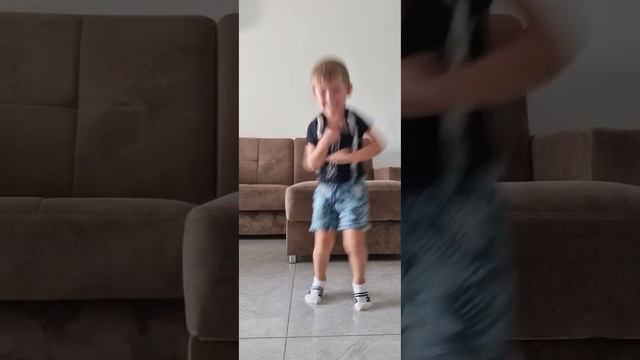 Зажигательный танец. 6 раз меняет одежду! Как это возможно? смотреть онлайн