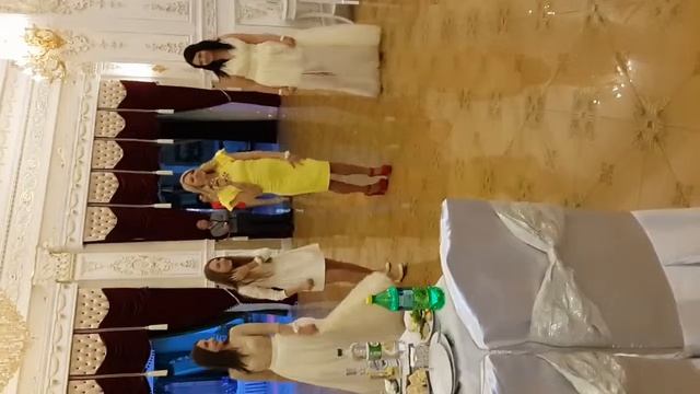 Подарок молодоженам от подруг невесты смотреть онлайн