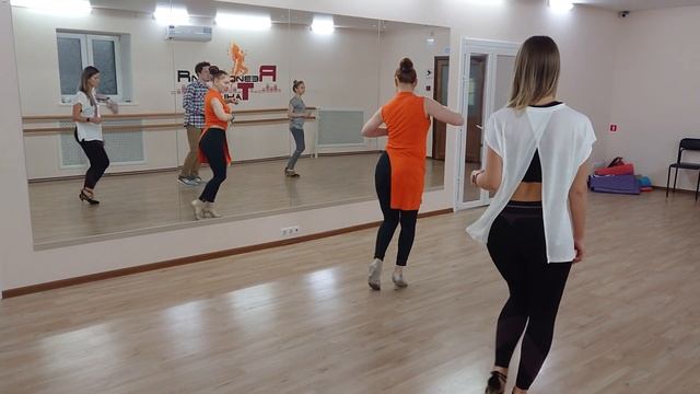 Бачата. Урок 160 смотреть онлайн