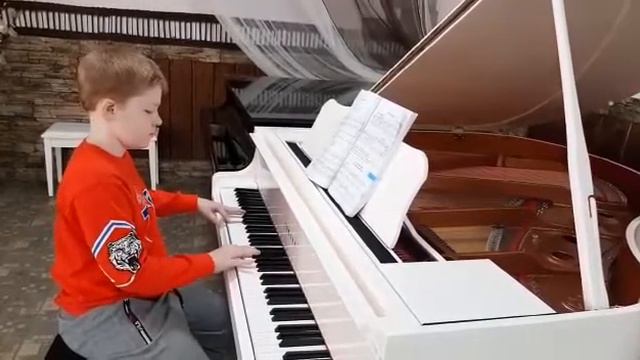 ИГРА НА БЕЛОМ РОЯЛИ ПРОДОЛЖЕНИЕ ЧАСТЬ 4 ПЕСНЯ НАЗЫВАЕТСЯ "ПАСТУХ ИГРАЕТ" !!!!!!!!!!!!!!!!!!! смотреть онлайн