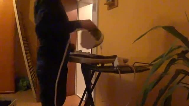 Утюг # Жена наказала и заставила гладить# смотреть онлайн