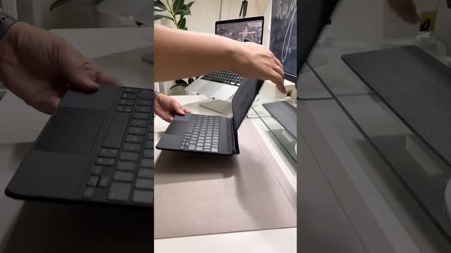 iPad Magic Keyboard Unboxing смотреть онлайн