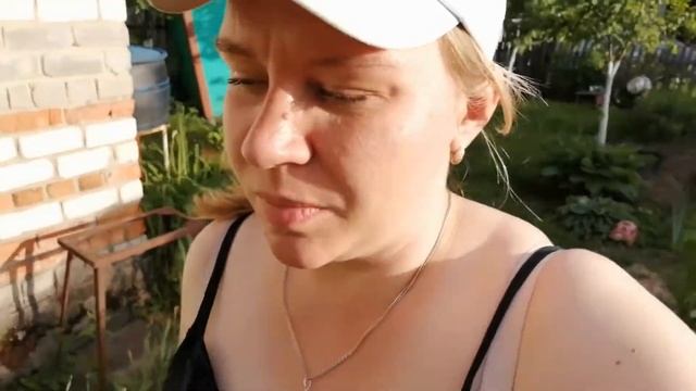 Наконец снова начала снимать. Я на даче???