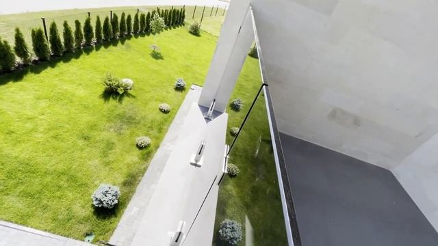 Безопасные перила и балконные ограждения из стекла. Изготовление и монтаж стеклянных ограждений. смотреть онлайн