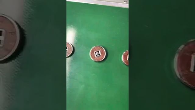 Button pattern Ccd camera Co2 laser marker with conveyor.WhatsApp/wechat:0086-13599259031. смотреть онлайн