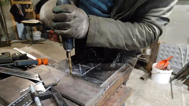 СВЕРЛИЛЬНО-ФРЕЗЕРНЫЙ СТАНОК. видео - первое.(drilling-milling machine, part1) смотреть онлайн