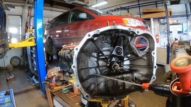 Subaru transmission removal and clutch replacement смотреть онлайн