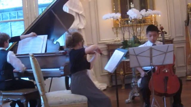 sunday arie,Ula,house dec16 021