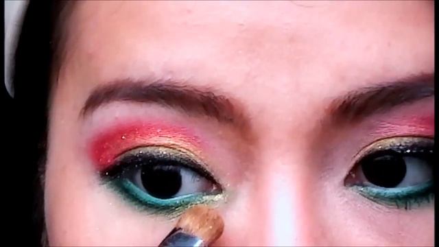 Christmas inspired makeup tutorial (red,gold,green) смотреть онлайн