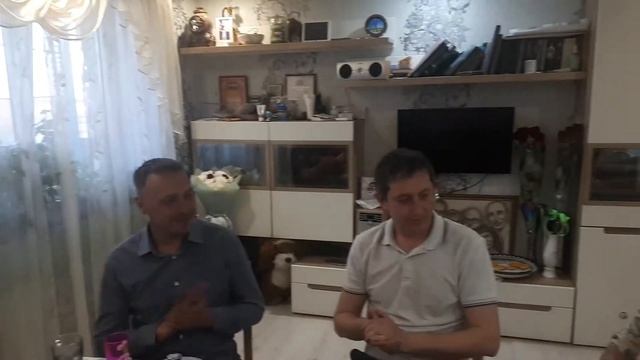 супруг поздравляет жену с Юбилеем. смотреть онлайн