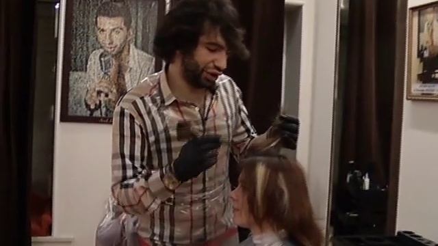 "На все 100". Мама и дочка кардинально меняют прически смотреть онлайн