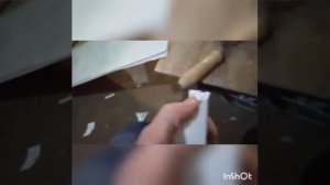 Как сделать на потолочных плинтусах ровные углы . (пластик)