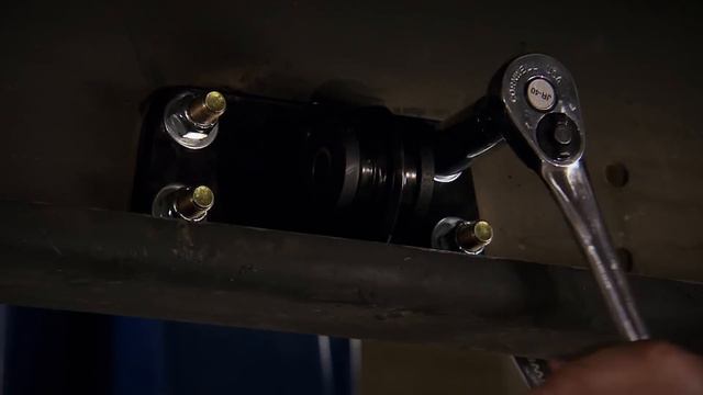 Workin' Man's Truck - Building a Better, Tougher Workhorse - Stacey David's Gearz S1 E11 смотреть онлайн